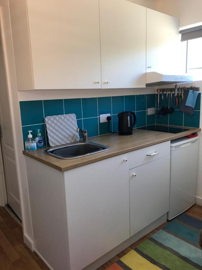 Flat Rocks, With Parking, 100M From Beach Apartamento Perranporth Exterior foto